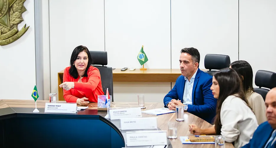 Simone Tebet em visita a projeto de desenvolvimento regional